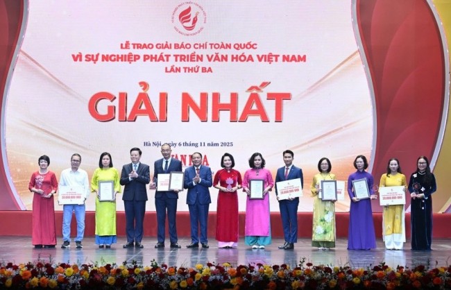 Tôn vinh nỗ lực lan tỏa nguồn năng lượng tinh thần của nhà báo