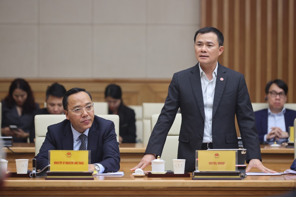 Chủ tịch Tập đoàn Viettel Tào Đức Thắng phát biểu tại buổi làm việc - Ảnh: VGP/Nhật Bắc Chủ tịch Tập đoàn Viettel Tào Đức Thắng phát biểu tại buổi làm việc - Ảnh: VGP/Nhật Bắc