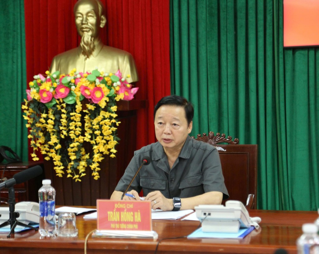 Phó Thủ tướng Trần Hồng Hà phát biểu chỉ đạo tại cuộc họp Phó Thủ tướng Trần Hồng Hà phát biểu chỉ đạo tại cuộc họp