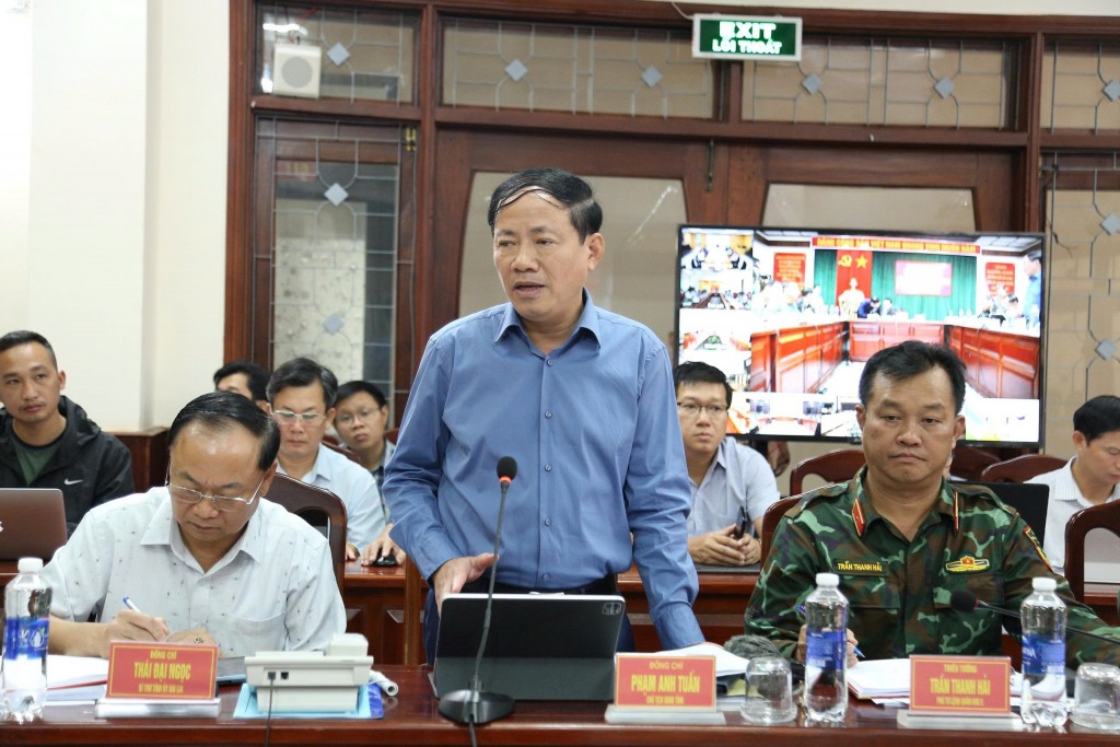 Chủ tịch UBND tỉnh Gia Lai Phạm Anh Tuấn báo cáo tình hình thiệt hại do bão số 13 Chủ tịch UBND tỉnh Gia Lai Phạm Anh Tuấn báo cáo tình hình thiệt hại do bão số 13