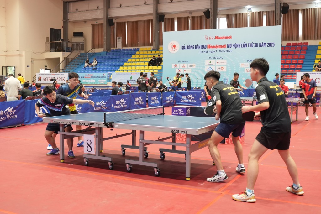 Ngay sau lễ khai mạc, Giải bóng bàn tranh Cúp Báo Hànộimới năm 2025 diễn ra sôi động. Ngay sau lễ khai mạc, Giải bóng bàn tranh Cúp Báo Hànộimới năm 2025 diễn ra sôi động.