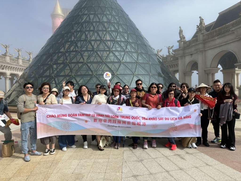 Đoàn đến tham quan, khảo sát các sản phẩm và dịch vụ du lịch tại thành phố Đà Nẵng Đoàn đến tham quan, khảo sát các sản phẩm và dịch vụ du lịch tại thành phố Đà Nẵng