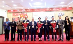 Hơn 200 CNVCLĐ tham gia giải đáp về chính sách lao động