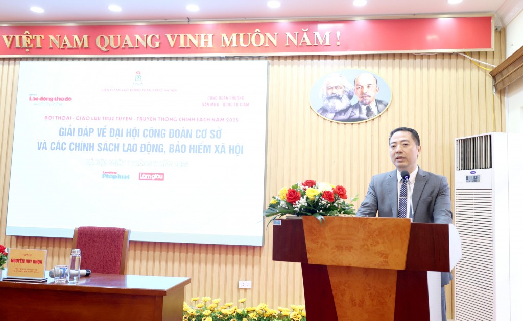 Đồng chí Nguyễn Văn Bình, Tổng biên tập Báo Lao động Thủ đô phát biểu khai mạc buổi Đối thoại, giao lưu Đồng chí Nguyễn Văn Bình, Tổng biên tập Báo Lao động Thủ đô phát biểu khai mạc buổi Đối thoại, giao lưu