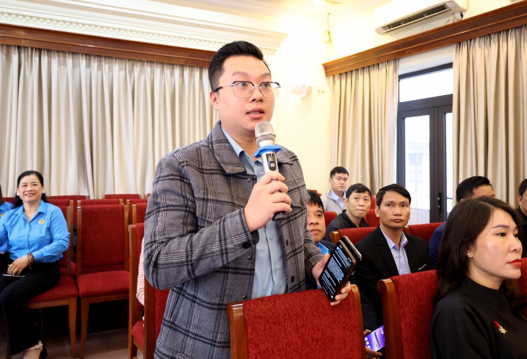 Hơn 200 CNVCLĐ tham gia giải đáp về chính sách lao động Hơn 200 CNVCLĐ tham gia giải đáp về chính sách lao động