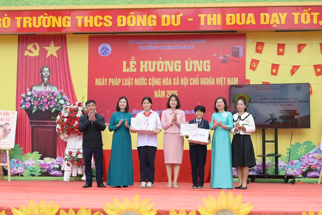 Tuyên truyền, nâng cao ý thức chấp hành pháp luật cho học sinh Tuyên truyền, nâng cao ý thức chấp hành pháp luật cho học sinh