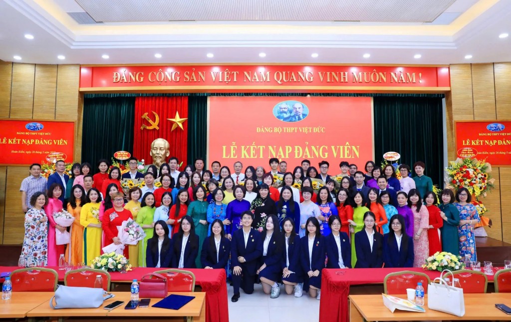 Nơi ươm mầm những “hạt giống đỏ” tuổi 18