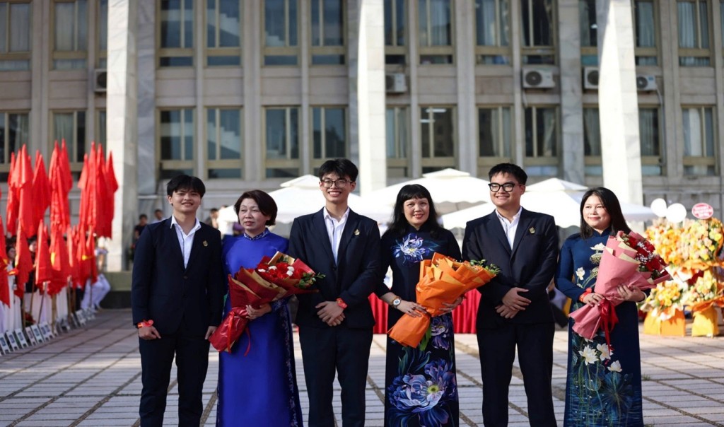 Khát vọng viết tiếp những chương mới rực rỡ và đầy kiêu hãnh Khát vọng viết tiếp những chương mới rực rỡ và đầy kiêu hãnh