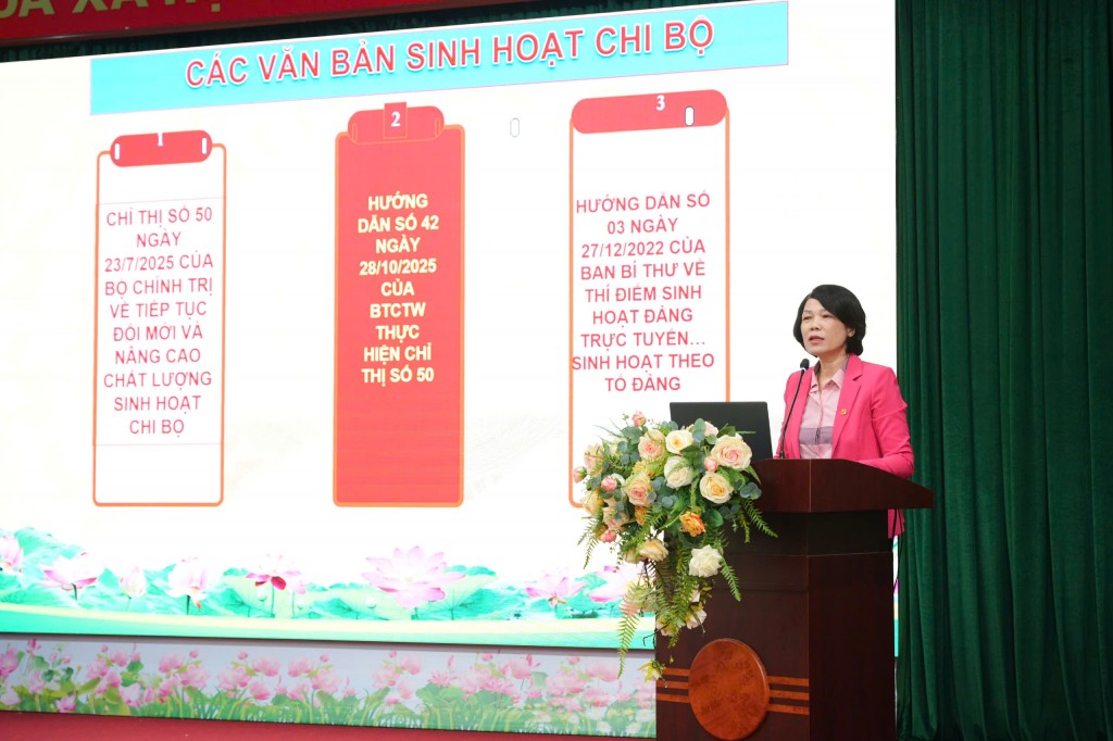 Xã Phù Đổng: Gần 200 ủy viên các cấp ủy trực thuộc được bồi dưỡng kiến thức Xã Phù Đổng: Gần 200 ủy viên các cấp ủy trực thuộc được bồi dưỡng kiến thức