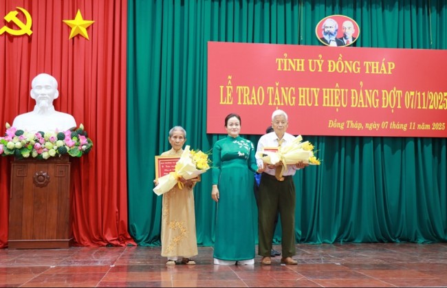 Đồng Tháp: Tôn vinh những đảng viên kiên trung