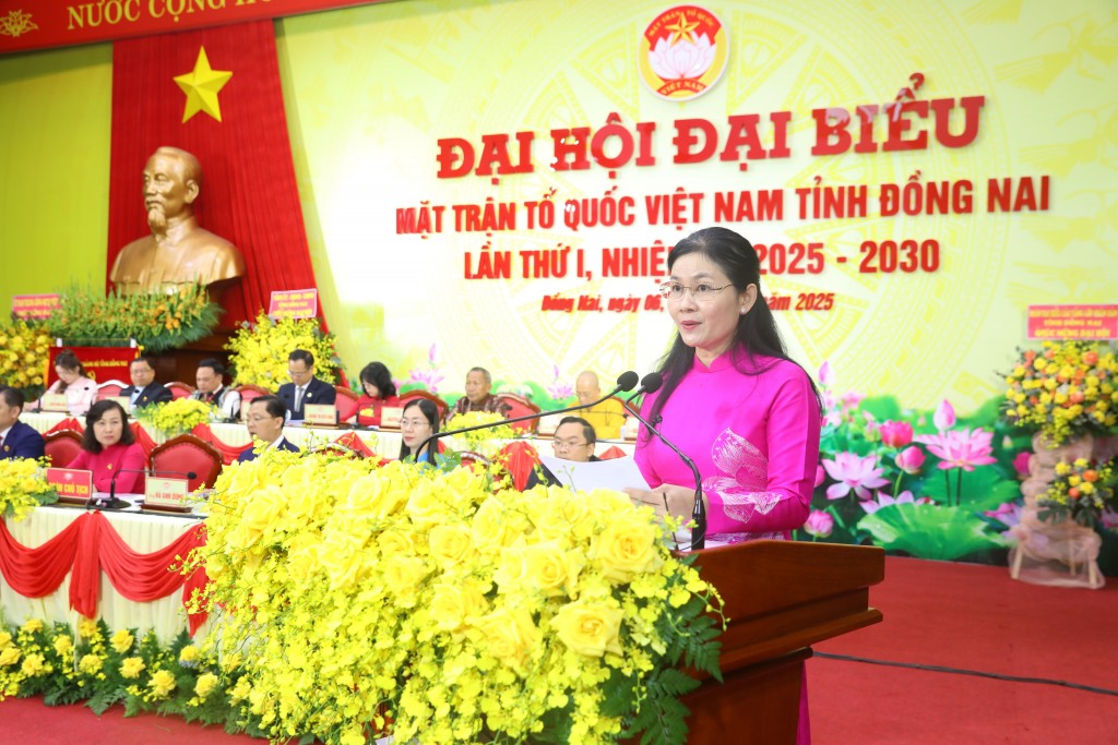 Đồng chí Tôn Ngọc Hạnh, Ủy viên dự khuyết Trung ương Đảng, Phó Bí thư Thường trực Tỉnh ủy, Chủ tịch HĐND tỉnh Đồng Nai phát biểu chỉ đạo tại đại hội Đồng chí Tôn Ngọc Hạnh, Ủy viên dự khuyết Trung ương Đảng, Phó Bí thư Thường trực Tỉnh ủy, Chủ tịch HĐND tỉnh Đồng Nai phát biểu chỉ đạo tại đại hội