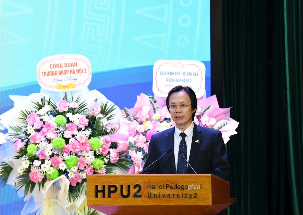 PGS.TS Phùng Gia Thế - Phó Bí thư Thường trực Đảng ủy, Chủ tịch Hội đồng trường Đại học Sư phạm Hà Nội 2 PGS.TS Phùng Gia Thế - Phó Bí thư Thường trực Đảng ủy, Chủ tịch Hội đồng trường Đại học Sư phạm Hà Nội 2