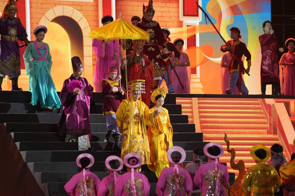 Di sản tỏa sáng với công nghệ hiện đại Di sản tỏa sáng với công nghệ hiện đại