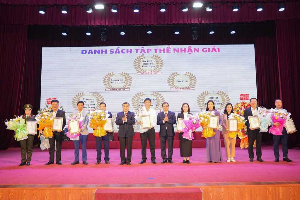 Hải Phòng hưởng ứng Ngày Pháp luật Việt Nam với hoạt động thiết thực Hải Phòng hưởng ứng Ngày Pháp luật Việt Nam với hoạt động thiết thực