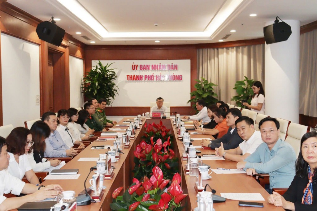 Chiều 7/11, Hội đồng Phối hợp phổ biến, giáo dục pháp luật Trung ương tổ chức trực tuyến Lễ hưởng ứng Ngày Pháp luật nước Cộng hoà xã hội chủ nghĩa Việt Nam năm 2025. Quang cảnh tại điểm cầu thành phố Hải Phòng tại Lễ phát động Chiều 7/11, Hội đồng Phối hợp phổ biến, giáo dục pháp luật Trung ương tổ chức trực tuyến Lễ hưởng ứng Ngày Pháp luật nước Cộng hoà xã hội chủ nghĩa Việt Nam năm 2025. Quang cảnh tại điểm cầu thành phố Hải Phòng tại Lễ phát động