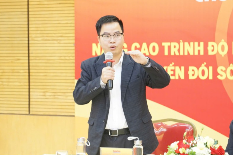 Tiến sĩ Tiến sĩ