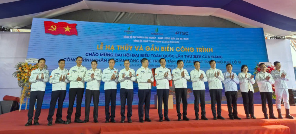 Petrovietnam gắn biển công trình chào mừng Đại hội Đảng toàn quốc Petrovietnam gắn biển công trình chào mừng Đại hội Đảng toàn quốc