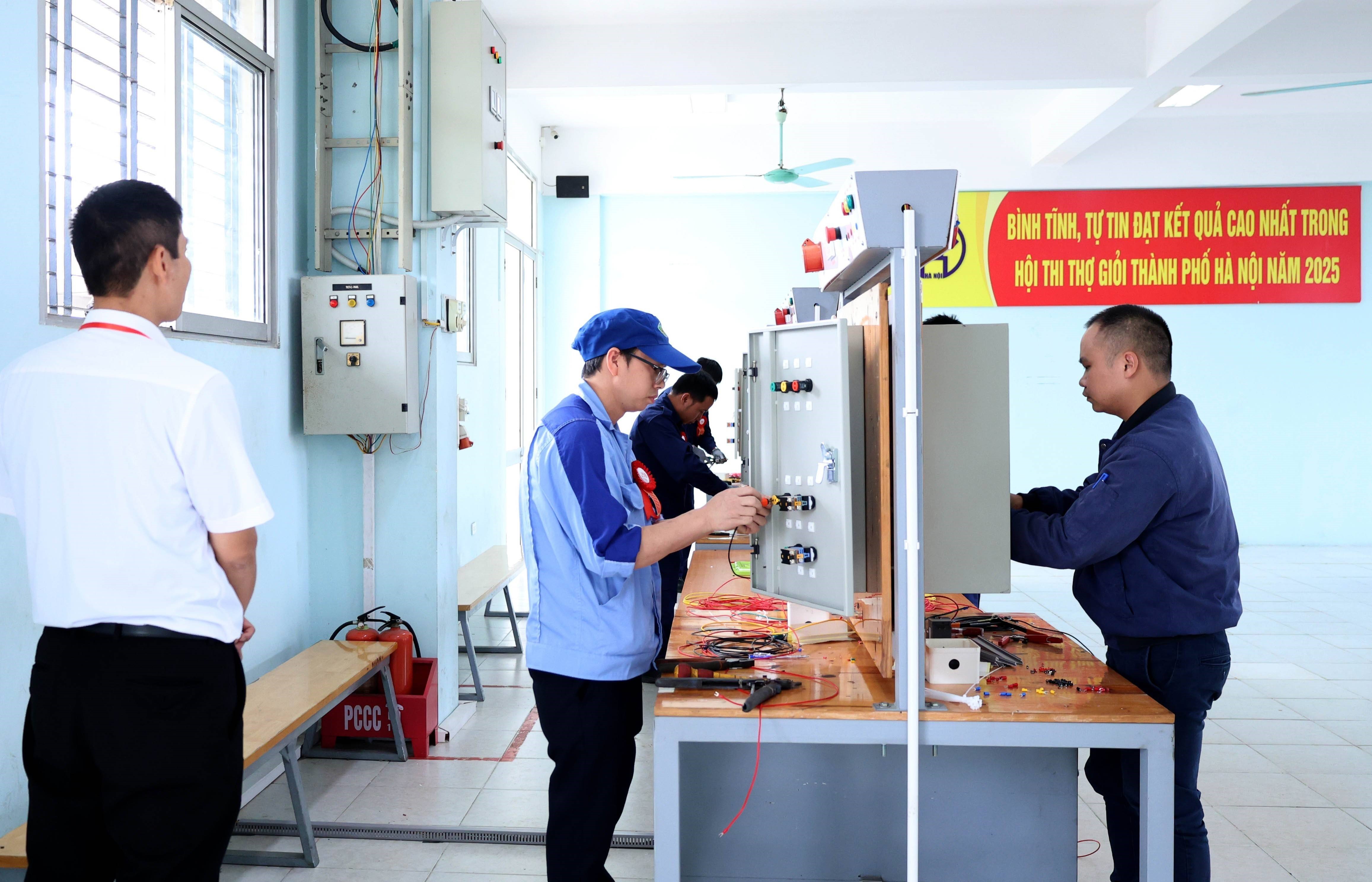 Thợ trẻ Thủ đô tự tin sáng tạo, cải tiến sản xuất