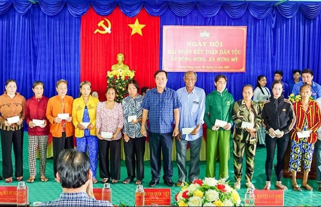 Rộn ràng Ngày hội Đại đoàn kết toàn dân tộc ở Cà Mau