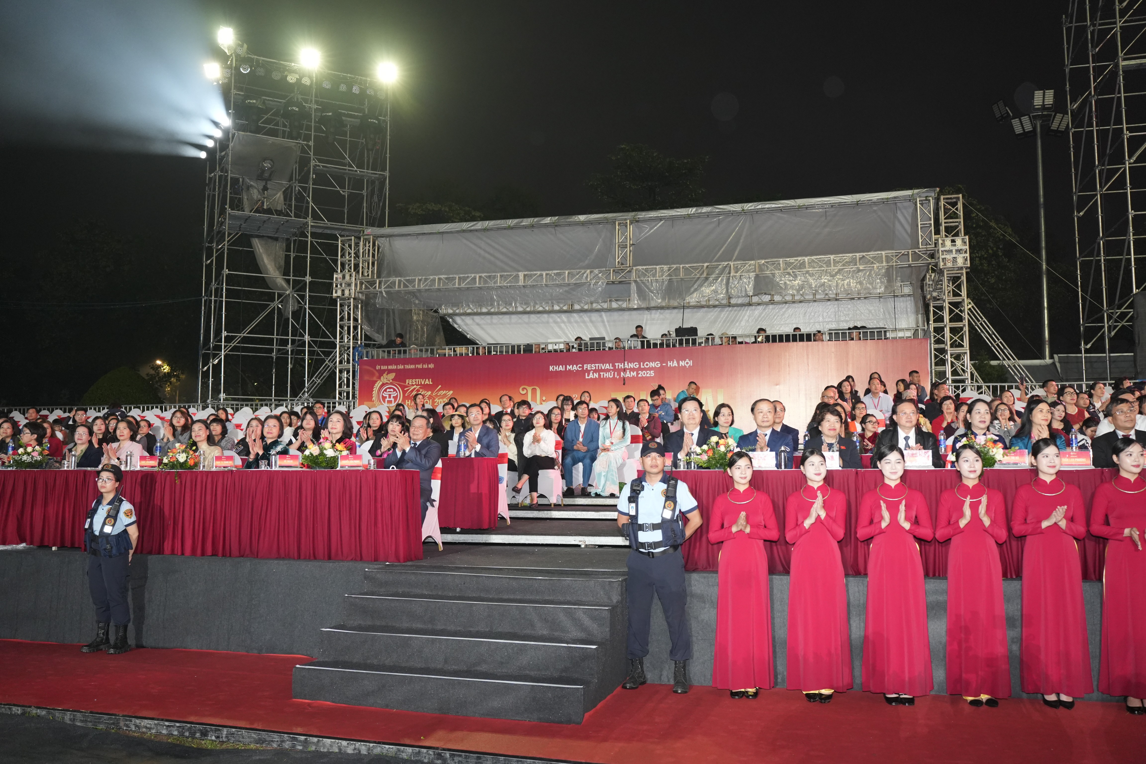 Ấn tượng lễ khai mạc Festival Thăng Long - Hà Nội 2025 Ấn tượng lễ khai mạc Festival Thăng Long - Hà Nội 2025