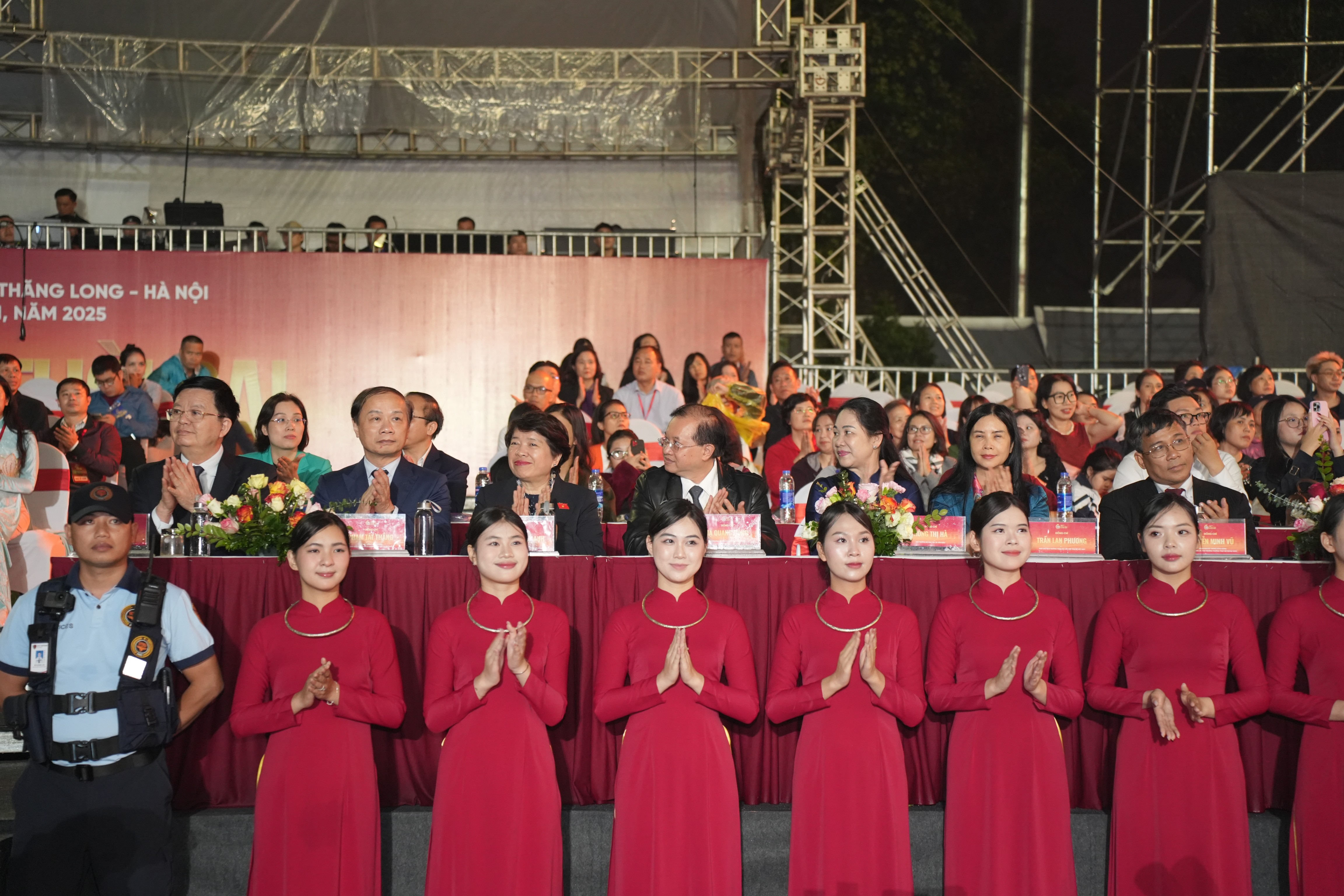 Ấn tượng lễ khai mạc Festival Thăng Long - Hà Nội 2025 Ấn tượng lễ khai mạc Festival Thăng Long - Hà Nội 2025