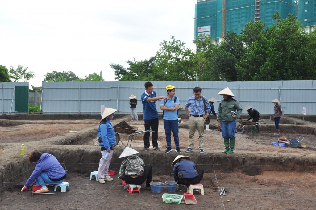 Công tác khai quật tại Vườn Chuối Công tác khai quật tại Vườn Chuối