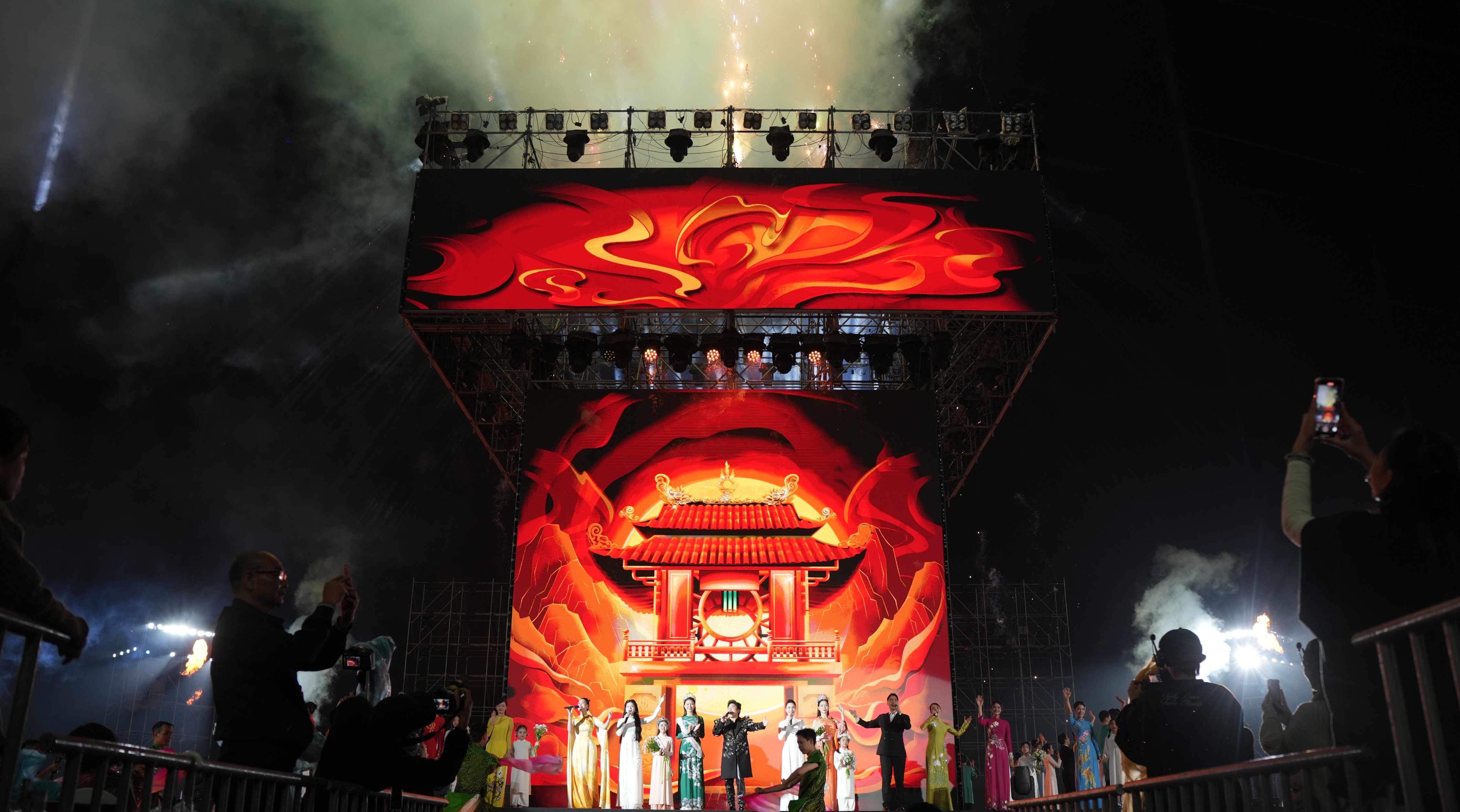 Ấn tượng lễ khai mạc Festival Thăng Long - Hà Nội 2025 Ấn tượng lễ khai mạc Festival Thăng Long - Hà Nội 2025