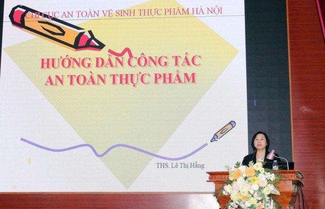 Nâng cao ý thức an toàn thực phẩm từ mỗi bếp ăn tập thể