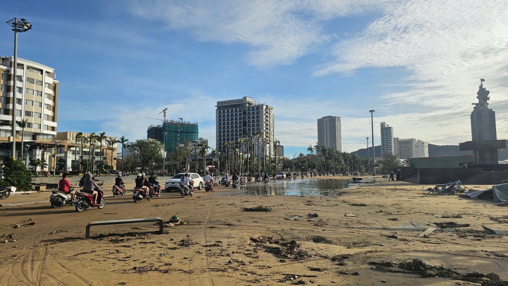 Kalmaegi là cơn bão lịch sử, hạ tầng đô thi bị phá huỷ nặng Kalmaegi là cơn bão lịch sử, hạ tầng đô thi bị phá huỷ nặng