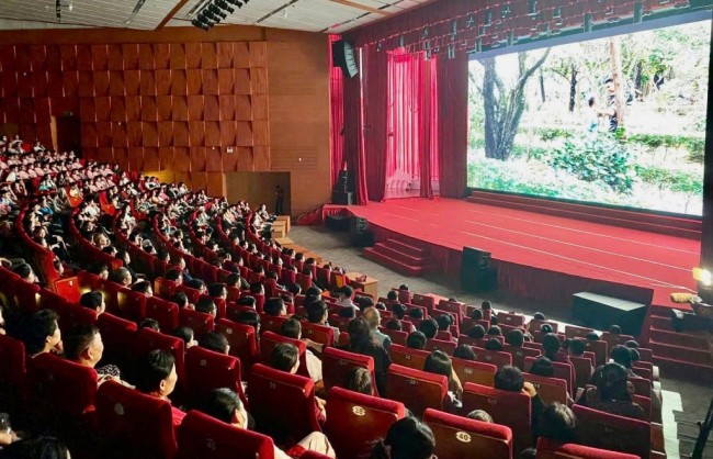 Khán giả hào hứng thưởng thức tuần phim đặc biệt "Vùng mỏ Quảng Ninh"