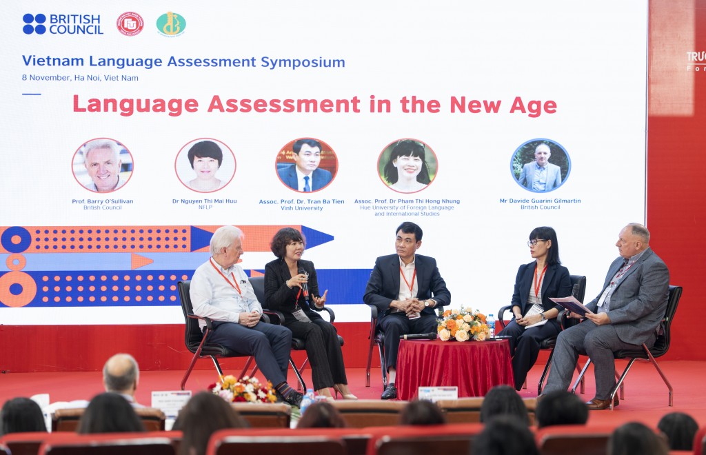 Phiên tham luận mang đến những quan điểm của các diễn giả trong việc đánh giá năng lực ngoại ngữ trong bối cảnh kỷ nguyên mới.
