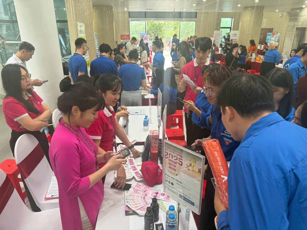 Tăng cường kết nối giữa doanh nghiệp tuyển dụng và người lao động Tăng cường kết nối giữa doanh nghiệp tuyển dụng và người lao động