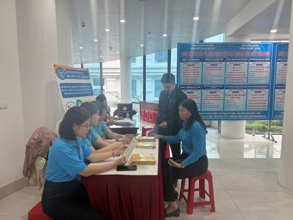 Tăng cường kết nối giữa doanh nghiệp tuyển dụng và người lao động Tăng cường kết nối giữa doanh nghiệp tuyển dụng và người lao động