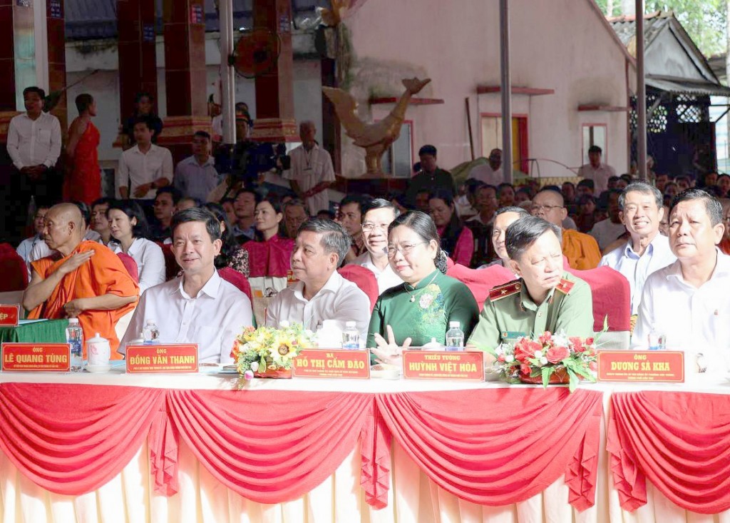 Chủ tịch Quốc hội dự Ngày hội Đại đoàn kết dân tộc tại TP Cần Thơ Chủ tịch Quốc hội dự Ngày hội Đại đoàn kết dân tộc tại TP Cần Thơ