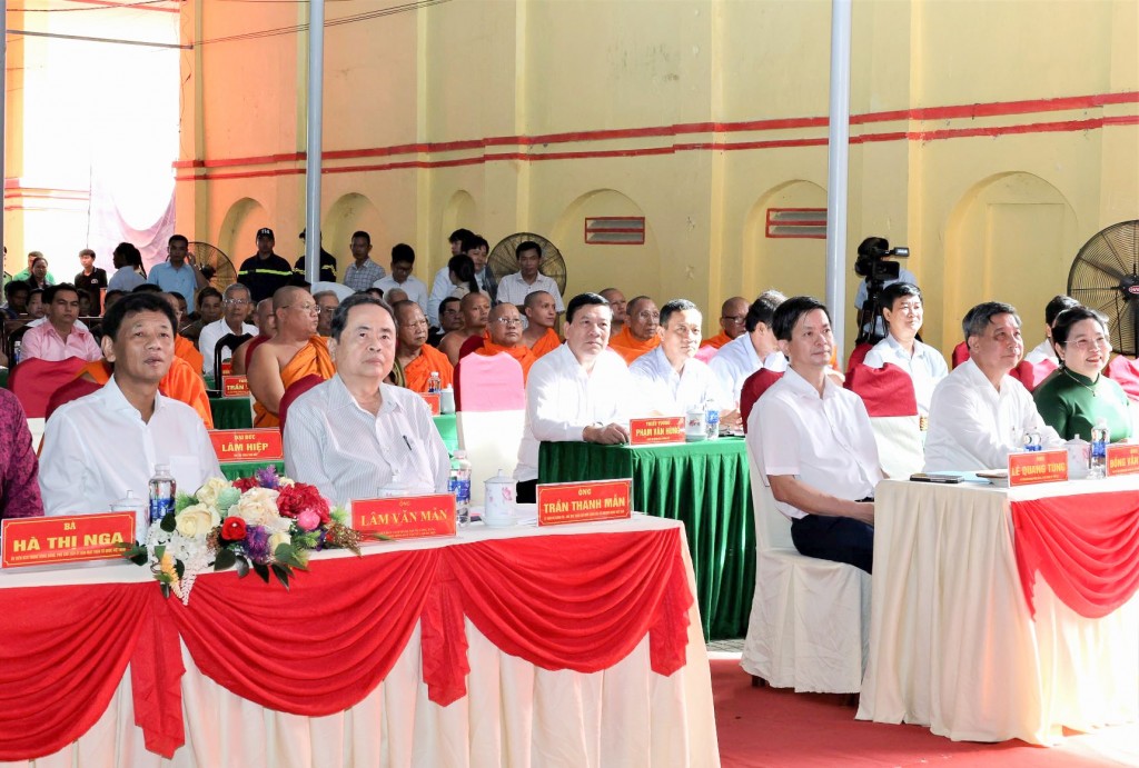 Chủ tịch Quốc hội dự Ngày hội Đại đoàn kết dân tộc tại TP Cần Thơ Chủ tịch Quốc hội dự Ngày hội Đại đoàn kết dân tộc tại TP Cần Thơ