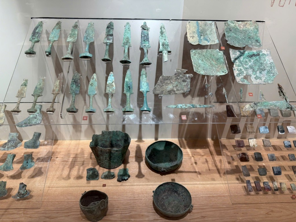 Các hiện vật trưng bày