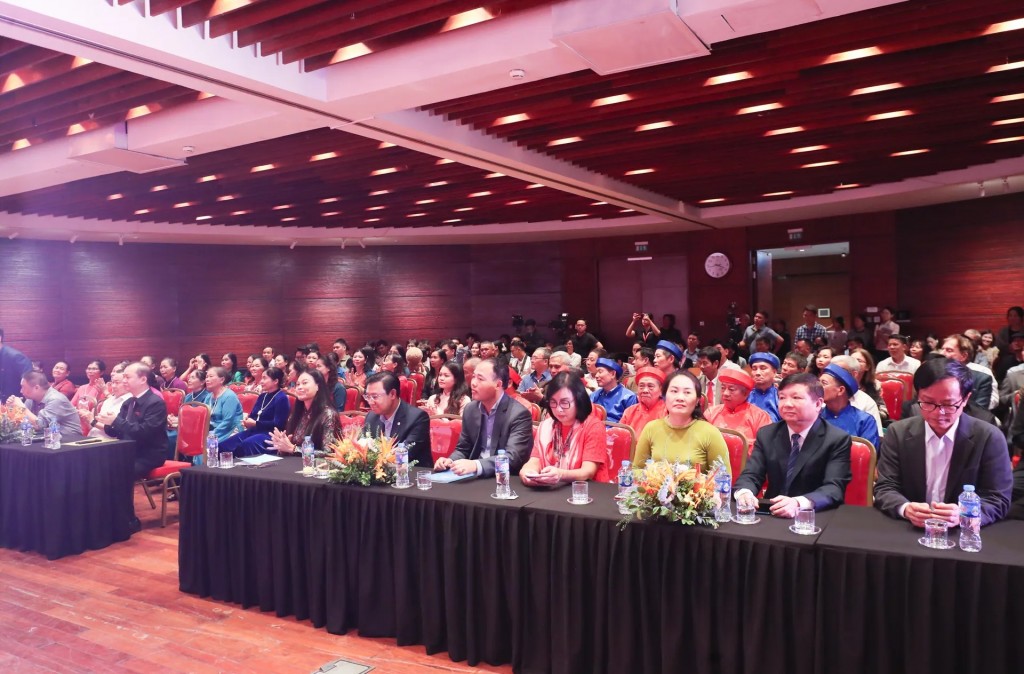 Các đại biểu tham dự buổi lễ