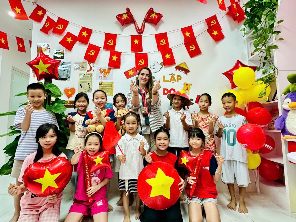 HDI English - Hành trình kiến tạo giáo dục bằng trái tim