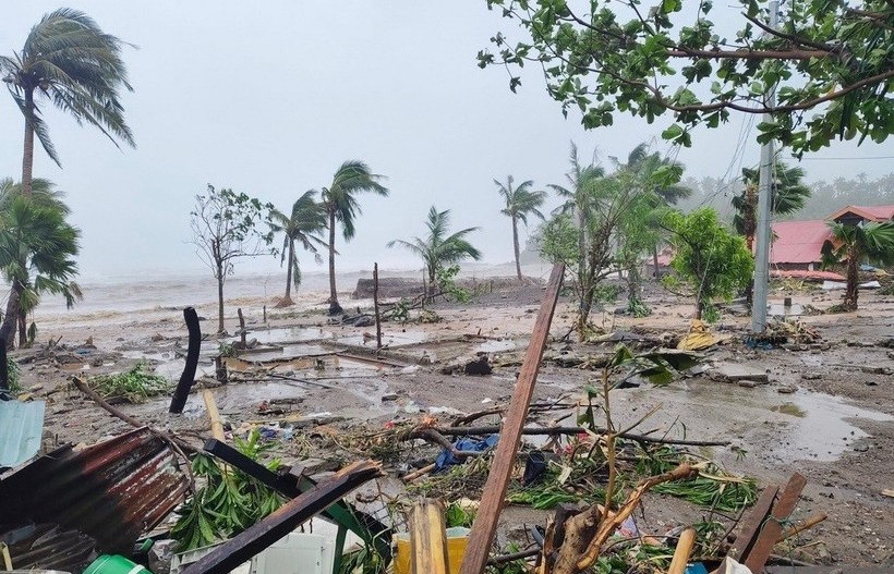 Bão Fung-wong đi vào Biển Đông sau khi hoành hành ở Philippines