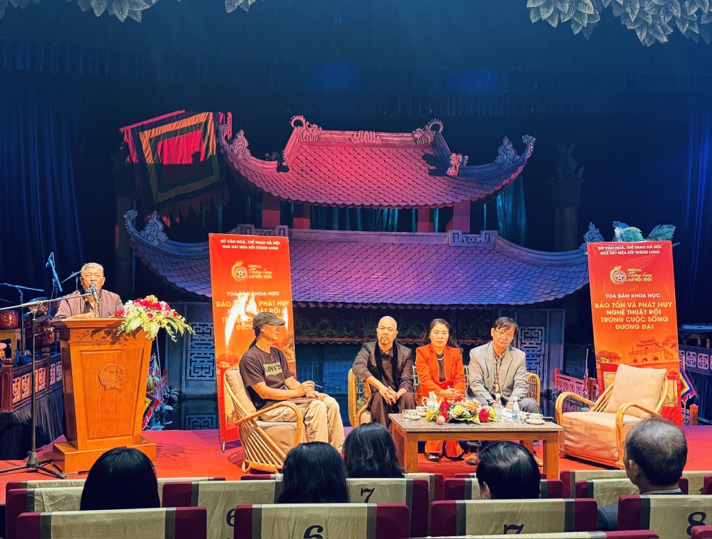 Các đại biểu bày tỏ những ý kiến để nghệ thuật múa rối nước lan tỏa trong đời sống đương đại