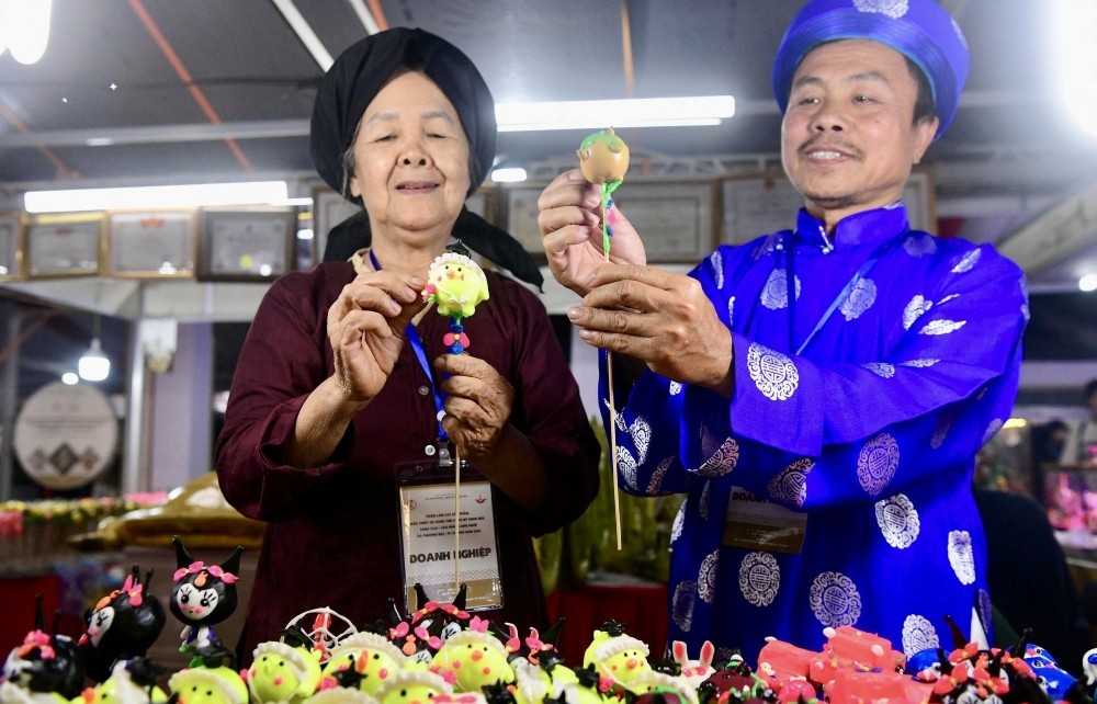 Làng nghề Thủ đô “cất cánh” nhờ thương mại điện tử