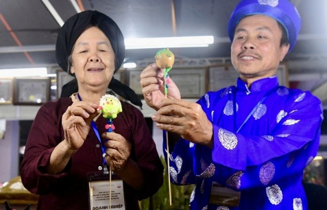 Làng nghề Thủ đô “cất cánh” nhờ thương mại điện tử