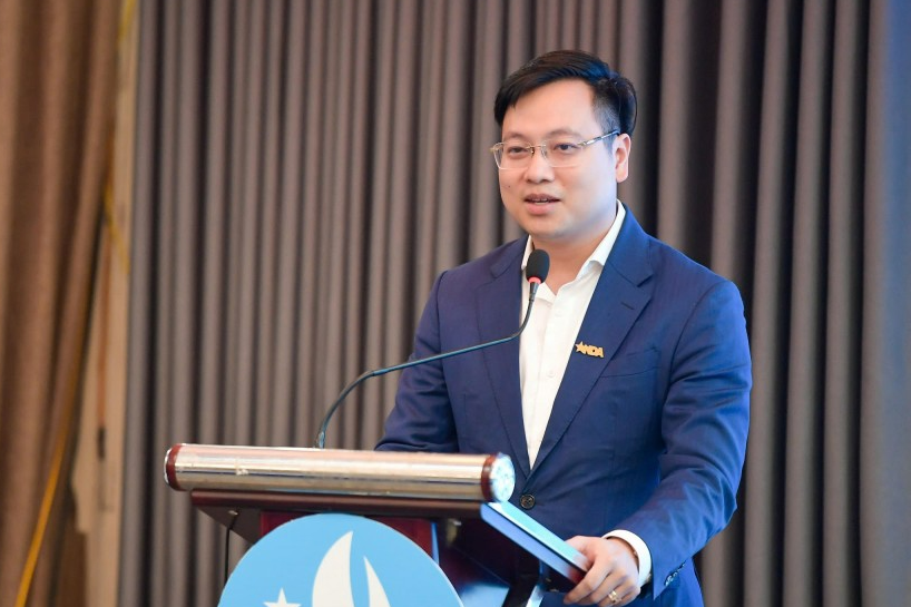 Đồng chí Trần Quang Hưng phát biểu đề dẫn tại Hội thảo