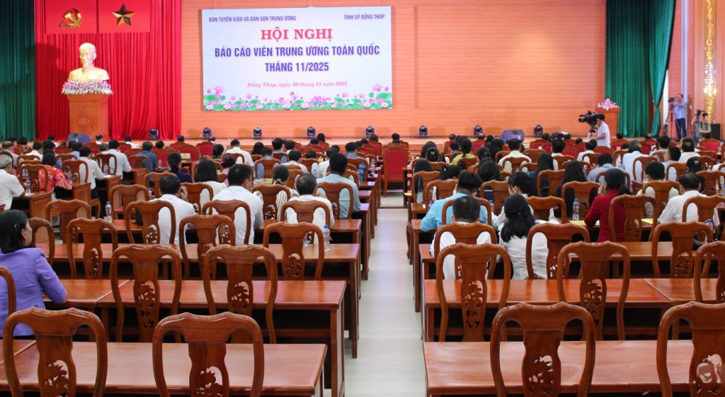 Quang cảnh Hội nghị Báo cáo viên Trung ương toàn quốc tháng 11-2025.