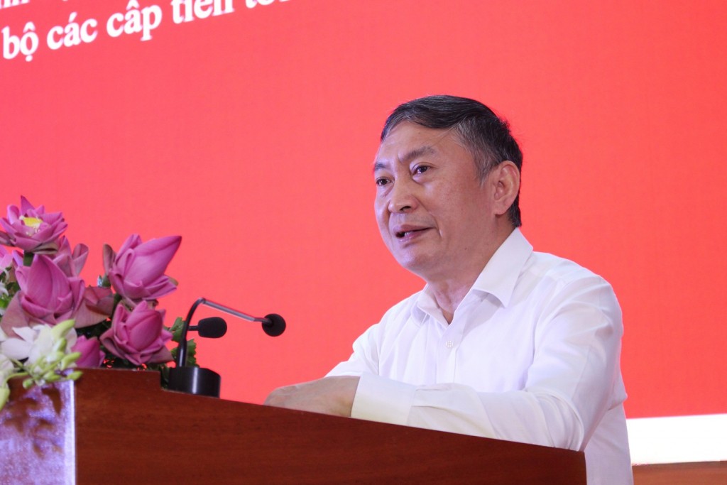 Phó Chánh Văn phòng Trung ương Đảng Lê Khánh Toàn trình bày chuyên đề về công tác tuyên truyền Đại hội XIV của Đảng.