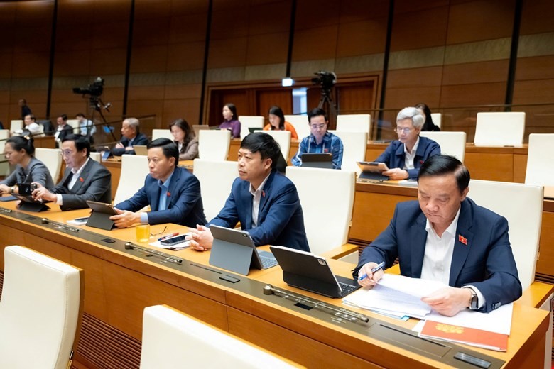 Đề xuất xem xét giảm thuế thu nhập cá nhân cho các gia đình