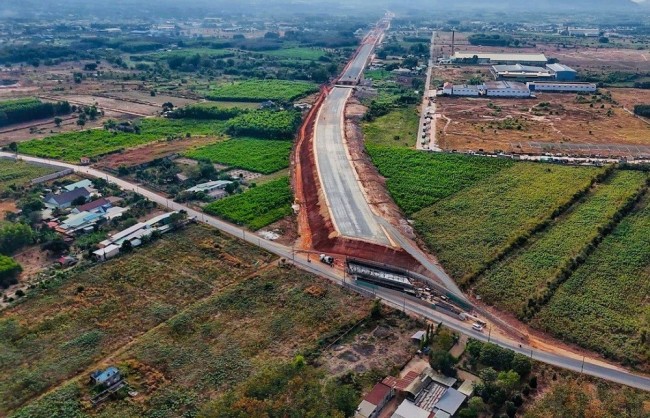 Tập trung tháo gỡ khó khăn, đẩy nhanh tiến độ các dự án quan trọng quốc gia