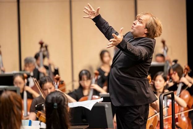 Pianist Suah Ye tái hiện hiệu ứng “chuông ngân” đặc trưng của Rachmaninov