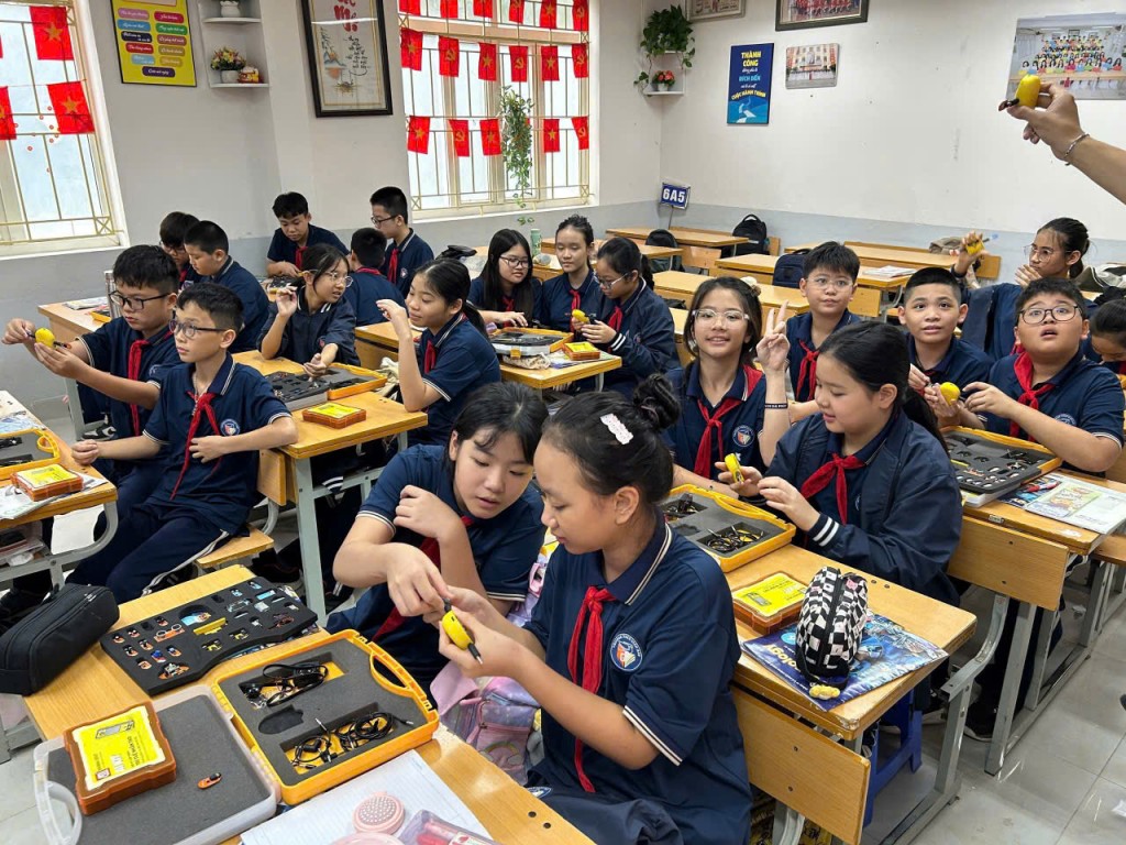 Giáo viên tăng cường nhiều hoạt động nâng cao phản xạ ngôn ngữ cho học sinh