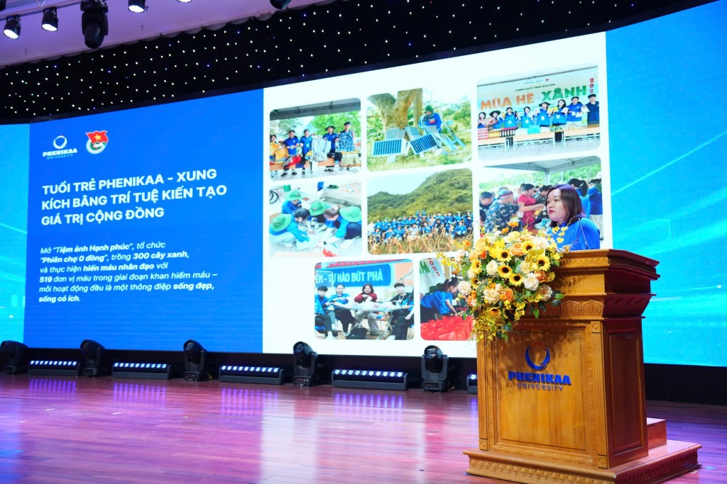 Đại diện Đoàn Thanh niên Đại học Phenikaa trình bày tham luận “Tuổi trẻ Phenikaa – Xung kích bằng trí tuệ kiến tạo giá trị cộng đồng” tại Hội nghị tổng kết.